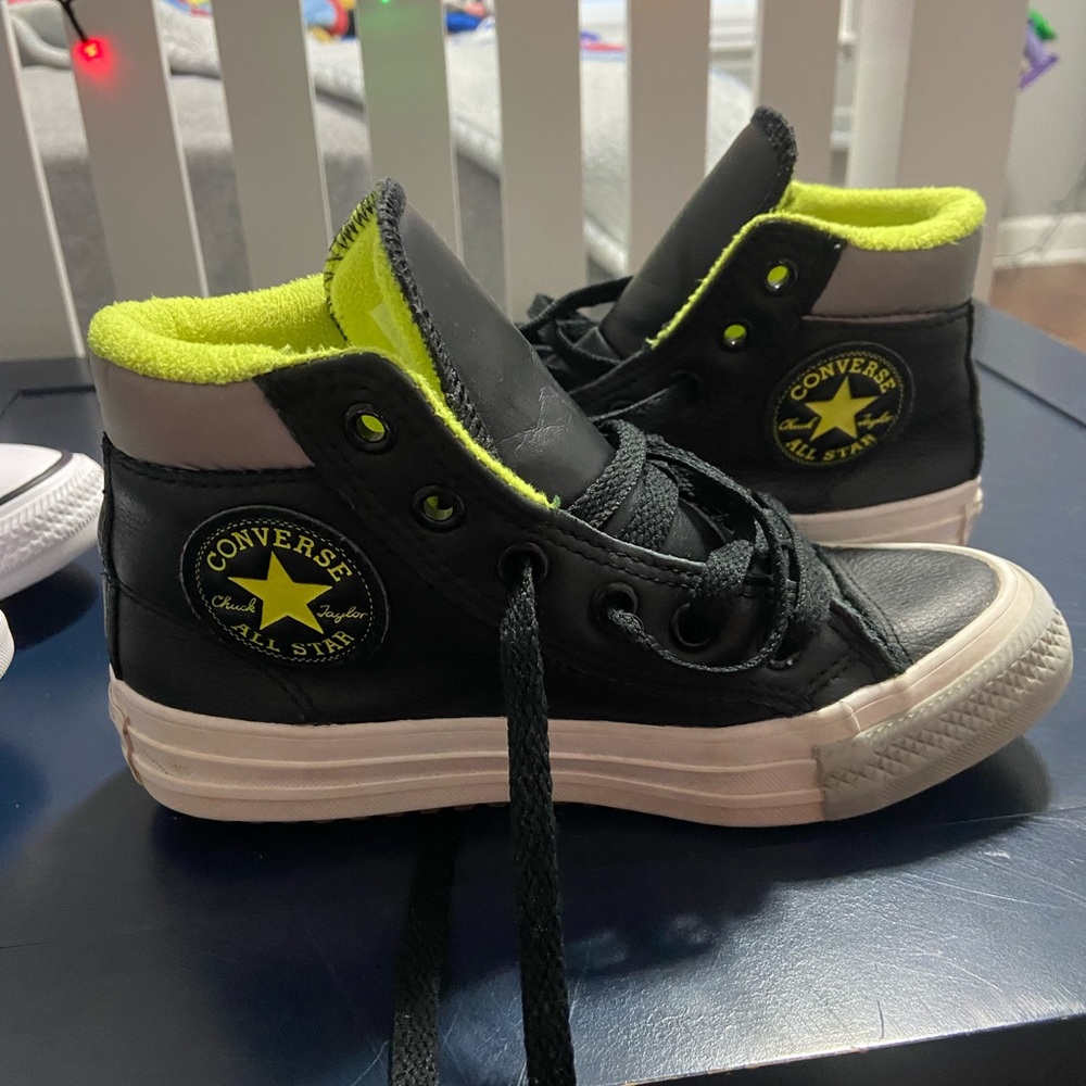 💥SOLD💥 Boys High stop Converse- Size 12